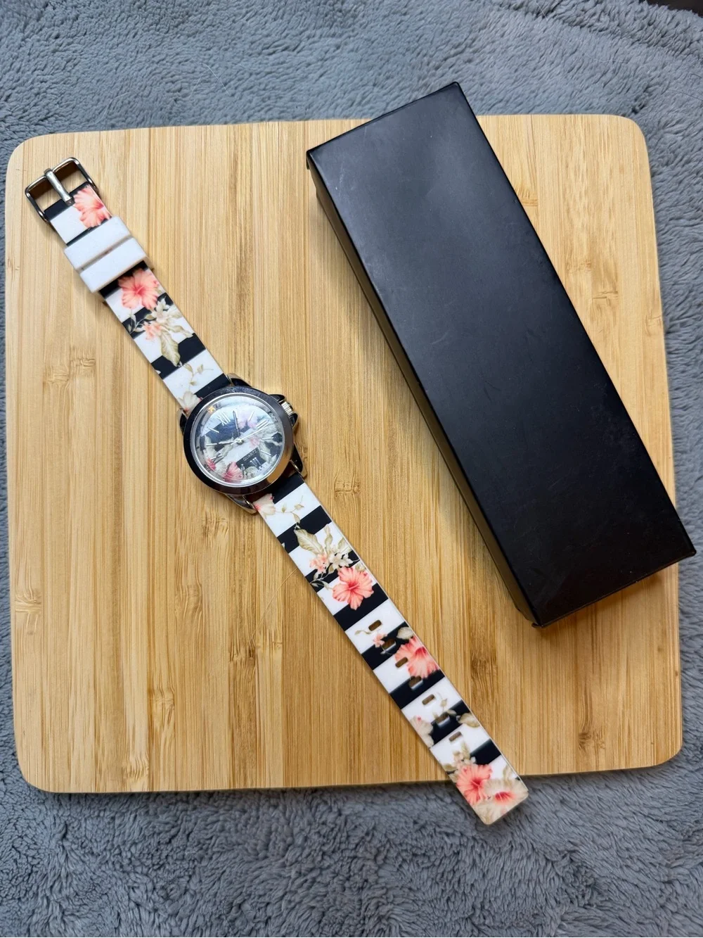 Avon Pretty Floral Wristwatch